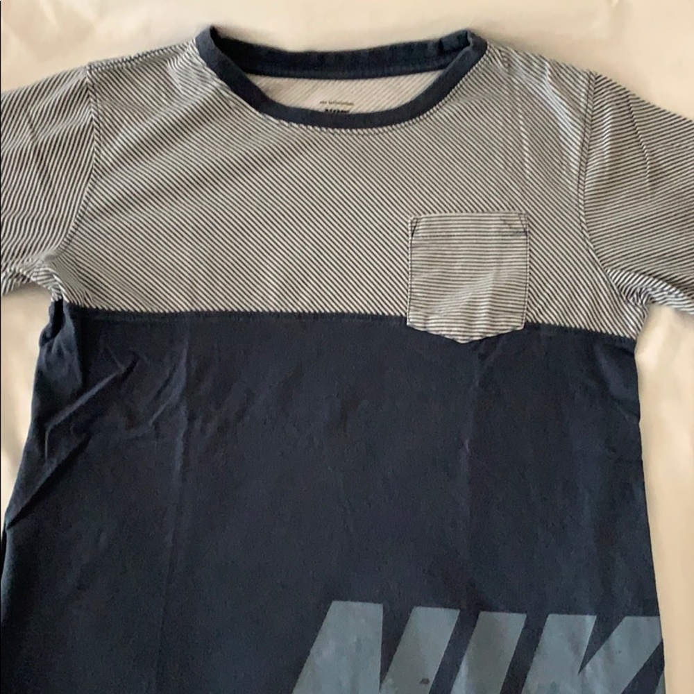 Nike boy’s t shirt in size small.